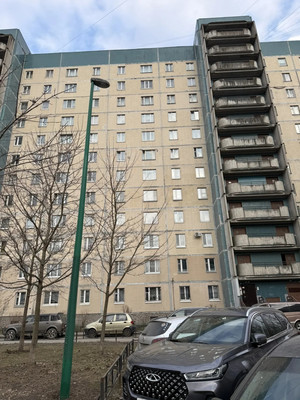 Продам трехкомнатную (3-комн.) квартиру, Стародеревенская ул, 20к2, Санкт-Петербург г