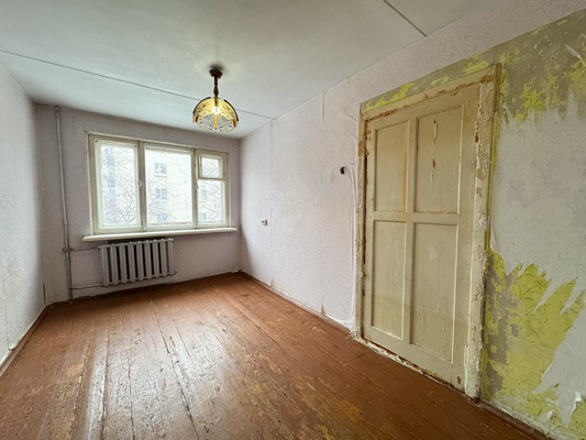 Продам трехкомнатную (3-комн.) квартиру, Победы ул, 30, Екатеринбург г