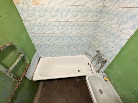 Продам трехкомнатную (3-комн.) квартиру, Победы ул, 30, Екатеринбург г