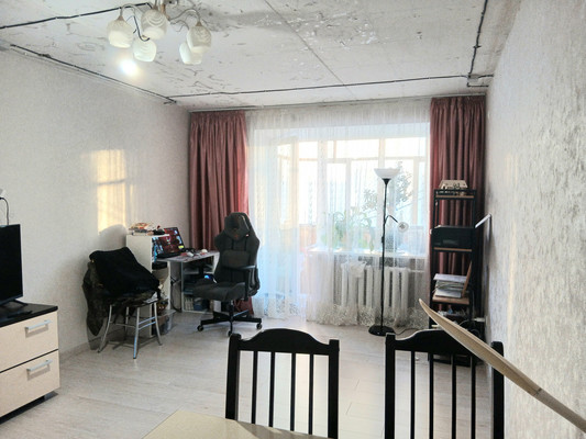 Продам трехкомнатную (3-комн.) квартиру, Лушникова ул, 4, Казань г