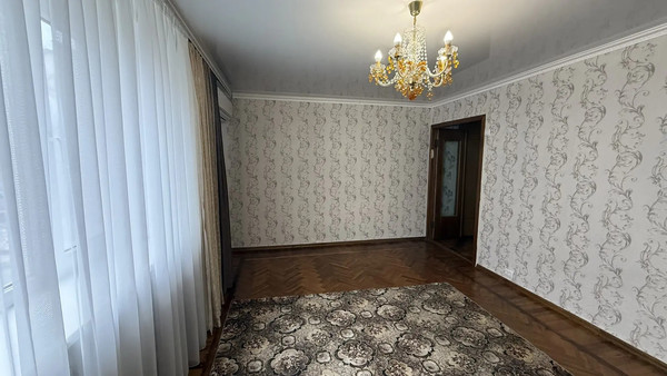 Продам двухкомнатную (2-комн.) квартиру, Хабаровская ул, 48к1, Симферополь г