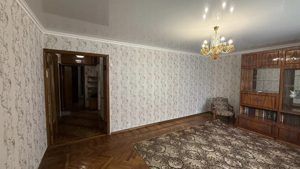 Продам двухкомнатную (2-комн.) квартиру, Хабаровская ул, 48к1, Симферополь г