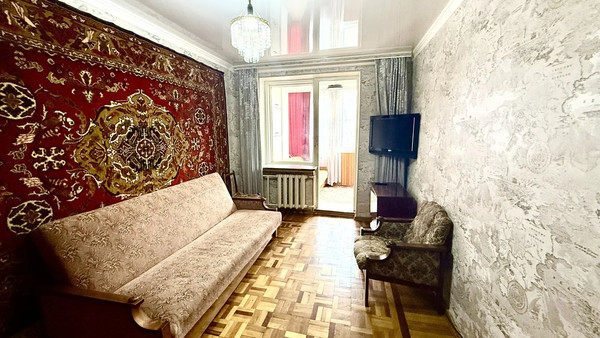 Продам двухкомнатную (2-комн.) квартиру, Хабаровская ул, 48к1, Симферополь г