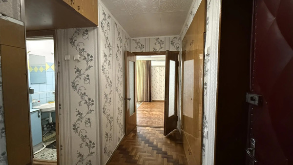 Продам двухкомнатную (2-комн.) квартиру, Хабаровская ул, 48к1, Симферополь г