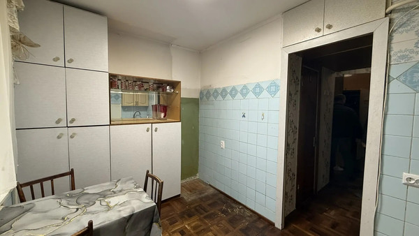 Продам двухкомнатную (2-комн.) квартиру, Хабаровская ул, 48к1, Симферополь г