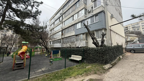 Продам двухкомнатную (2-комн.) квартиру, Хабаровская ул, 48к1, Симферополь г