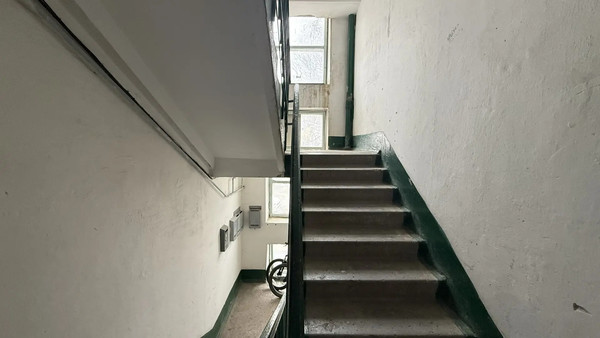 Продам двухкомнатную (2-комн.) квартиру, Хабаровская ул, 48к1, Симферополь г