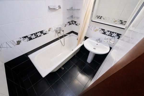 Продам комнату в 3-комн. квартире, Невский пр-кт, 119А, Санкт-Петербург г