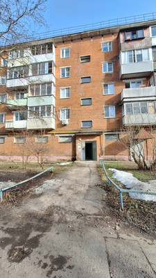 Продам двухкомнатную (2-комн.) квартиру, Заводская ул, 3, Любучаны п