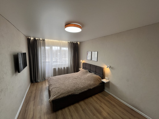 Продам двухкомнатную (2-комн.) квартиру, Ленинский пр-кт, 151, Калининград г