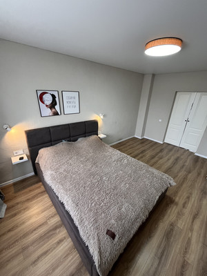 Продам двухкомнатную (2-комн.) квартиру, Ленинский пр-кт, 151, Калининград г