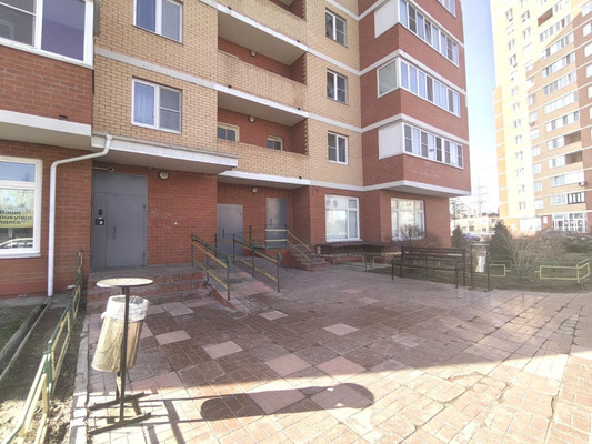 Продам трехкомнатную (3-комн.) квартиру, Вишневая ул, 3, Чехов г