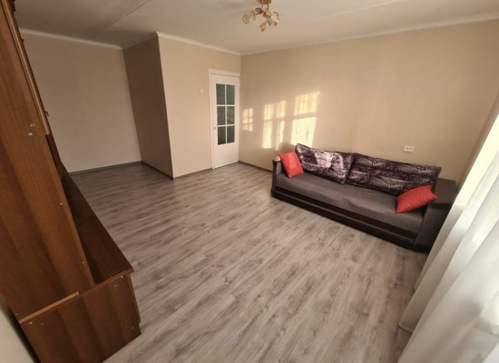 Продам однокомнатную (1-комн.) квартиру, Сочинская ул, 4, Симферополь г