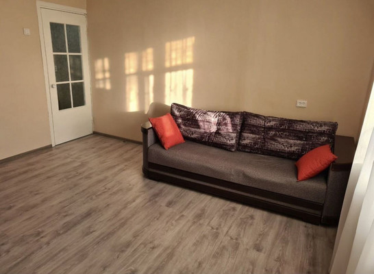 Продам однокомнатную (1-комн.) квартиру, Сочинская ул, 4, Симферополь г