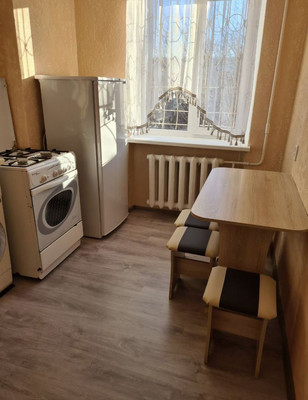 Продам однокомнатную (1-комн.) квартиру, Сочинская ул, 4, Симферополь г