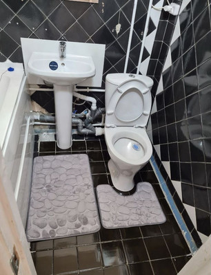 Продам однокомнатную (1-комн.) квартиру, Сочинская ул, 4, Симферополь г