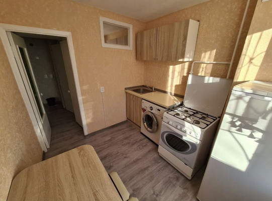 Продам однокомнатную (1-комн.) квартиру, Сочинская ул, 4, Симферополь г