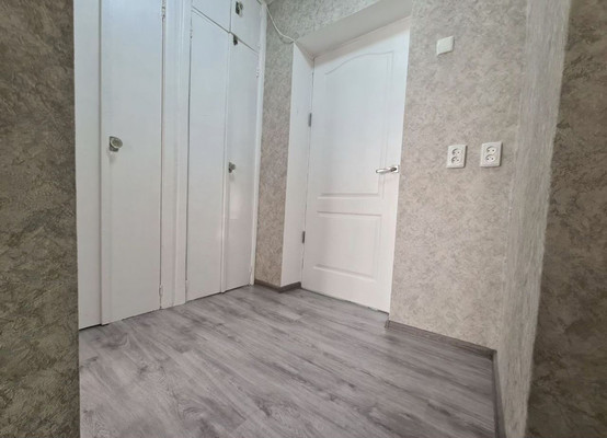 Продам однокомнатную (1-комн.) квартиру, Сочинская ул, 4, Симферополь г