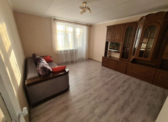 Продам однокомнатную (1-комн.) квартиру, Сочинская ул, 4, Симферополь г