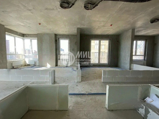 Продам трехкомнатную (3-комн.) квартиру, Волоколамское ш, 71/13к1, Москва г