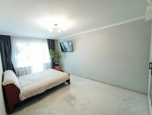 Продам двухкомнатную (2-комн.) квартиру, 60-летия СССР б-р, 2к1, Гальчино д