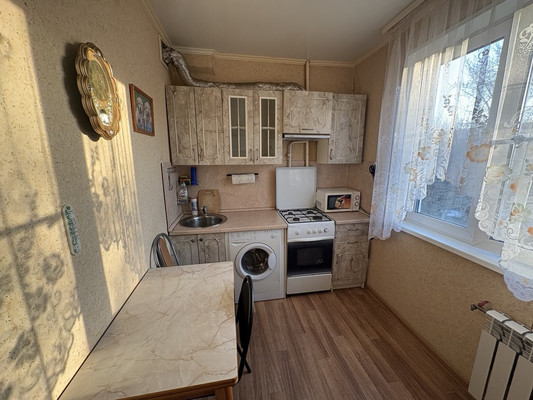 Продам двухкомнатную (2-комн.) квартиру, Большевистская ул, 4, Яхрома г