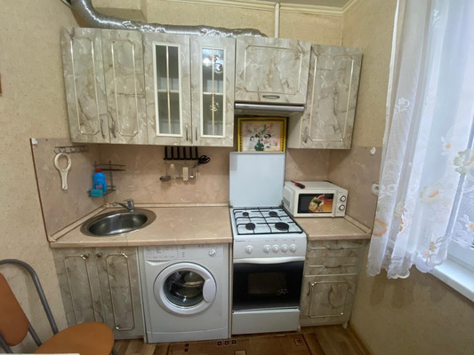 Продам двухкомнатную (2-комн.) квартиру, Большевистская ул, 4, Яхрома г