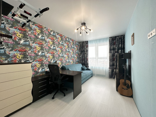 Продам двухкомнатную (2-комн.) квартиру, Умырзая ул, 12, Казань г