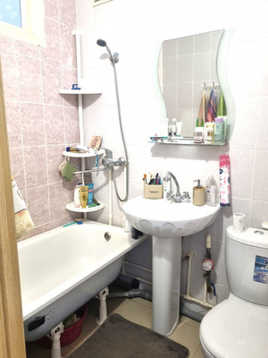 Продам однокомнатную (1-комн.) квартиру, Ленинградская ул, 199, Тихорецк г