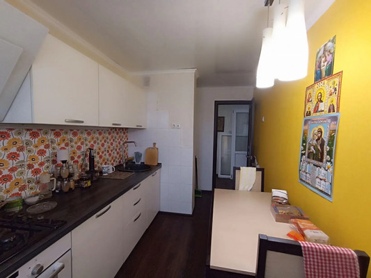 Продам трехкомнатную (3-комн.) квартиру, Гагарина ул, 1, Волгодонск г