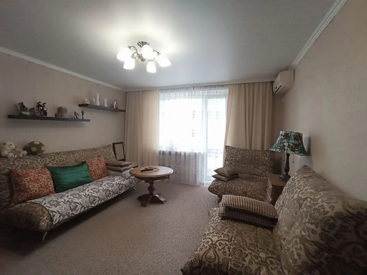 Продам трехкомнатную (3-комн.) квартиру, Гагарина ул, 1, Волгодонск г