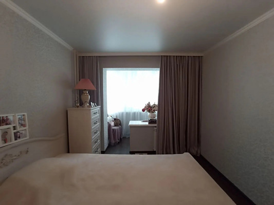 Продам трехкомнатную (3-комн.) квартиру, Гагарина ул, 1, Волгодонск г