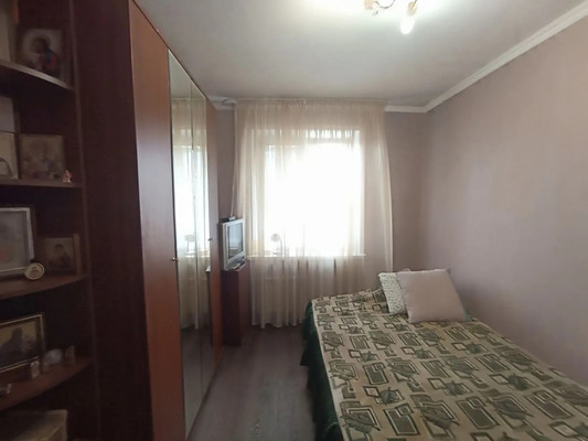 Продам трехкомнатную (3-комн.) квартиру, Гагарина ул, 1, Волгодонск г