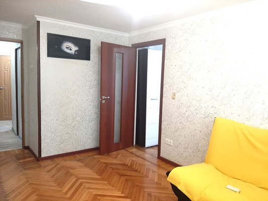 Продам трехкомнатную (3-комн.) квартиру, Энгельса ул, 91, Тихорецк г