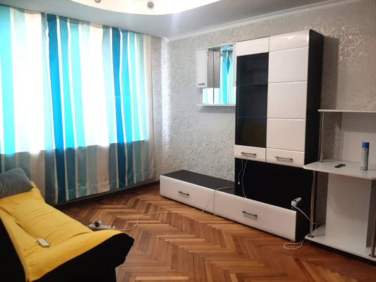 Продам трехкомнатную (3-комн.) квартиру, Энгельса ул, 91, Тихорецк г