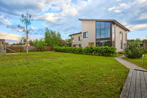 Продам трехкомнатную (3-комн.) квартиру, Муезерская (Перевалка р-н) ул, 166а, Петрозаводск г