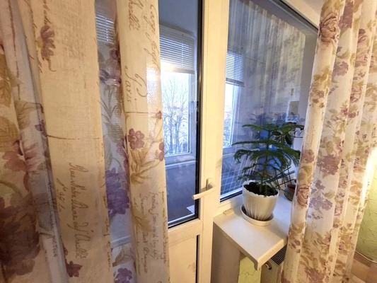 Продам двухкомнатную (2-комн.) квартиру, Калинина ул, 122, Тихорецк г