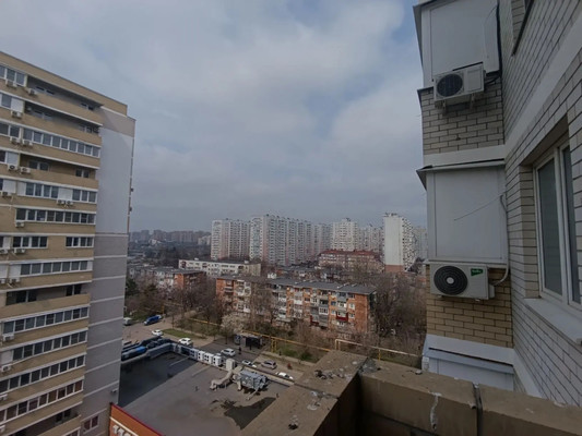 Продам двухкомнатную (2-комн.) квартиру, Кореновская ул, 2к4, Краснодар г