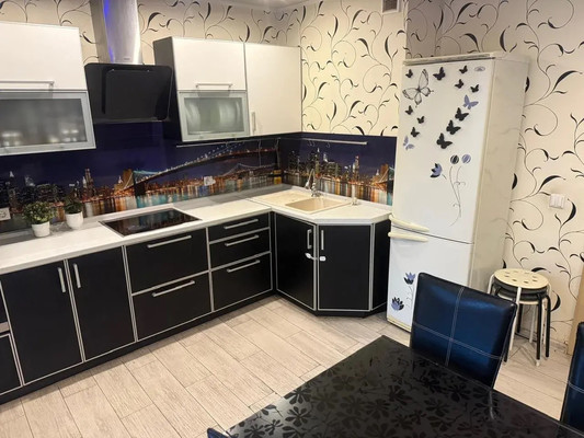 Продам трехкомнатную (3-комн.) квартиру, Героев-Разведчиков ул, 12, Краснодар г