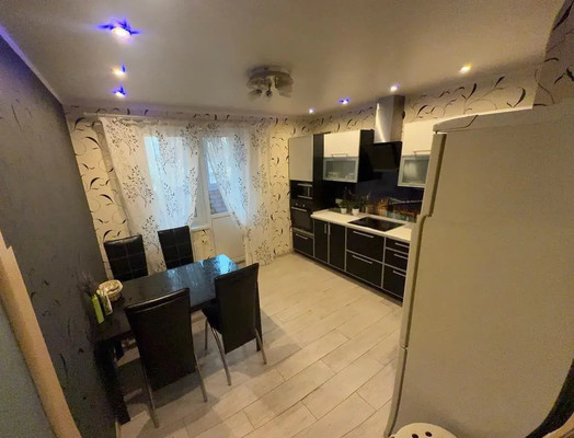 Продам трехкомнатную (3-комн.) квартиру, Героев-Разведчиков ул, 12, Краснодар г