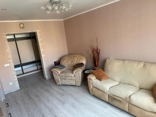 Продам трехкомнатную (3-комн.) квартиру, Героев-Разведчиков ул, 12, Краснодар г