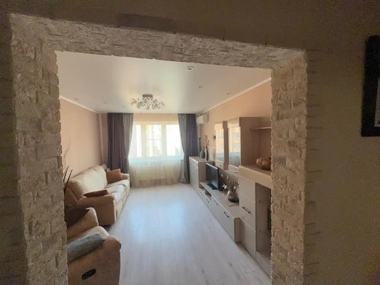 Продам трехкомнатную (3-комн.) квартиру, Героев-Разведчиков ул, 12, Краснодар г