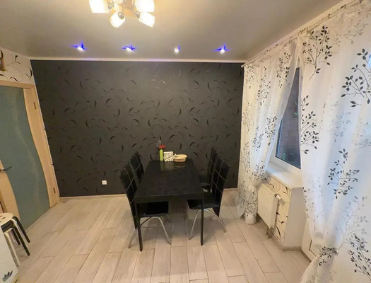 Продам трехкомнатную (3-комн.) квартиру, Героев-Разведчиков ул, 12, Краснодар г