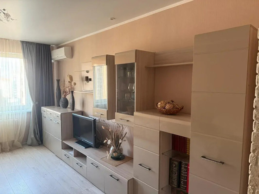 Продам трехкомнатную (3-комн.) квартиру, Героев-Разведчиков ул, 12, Краснодар г