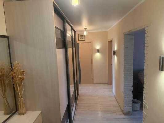 Продам трехкомнатную (3-комн.) квартиру, Героев-Разведчиков ул, 12, Краснодар г