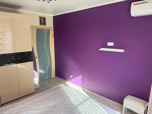 Продам трехкомнатную (3-комн.) квартиру, Героев-Разведчиков ул, 12, Краснодар г