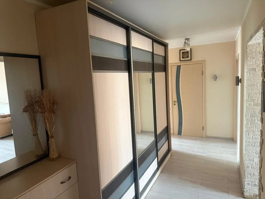 Продам трехкомнатную (3-комн.) квартиру, Героев-Разведчиков ул, 12, Краснодар г