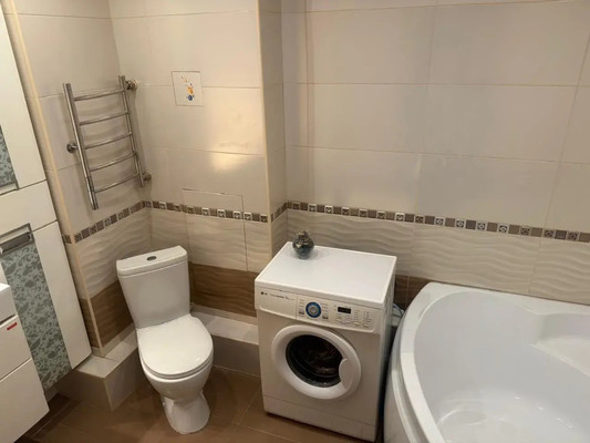 Продам трехкомнатную (3-комн.) квартиру, Героев-Разведчиков ул, 12, Краснодар г