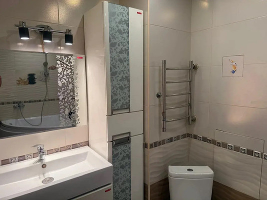 Продам трехкомнатную (3-комн.) квартиру, Героев-Разведчиков ул, 12, Краснодар г