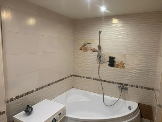 Продам трехкомнатную (3-комн.) квартиру, Героев-Разведчиков ул, 12, Краснодар г